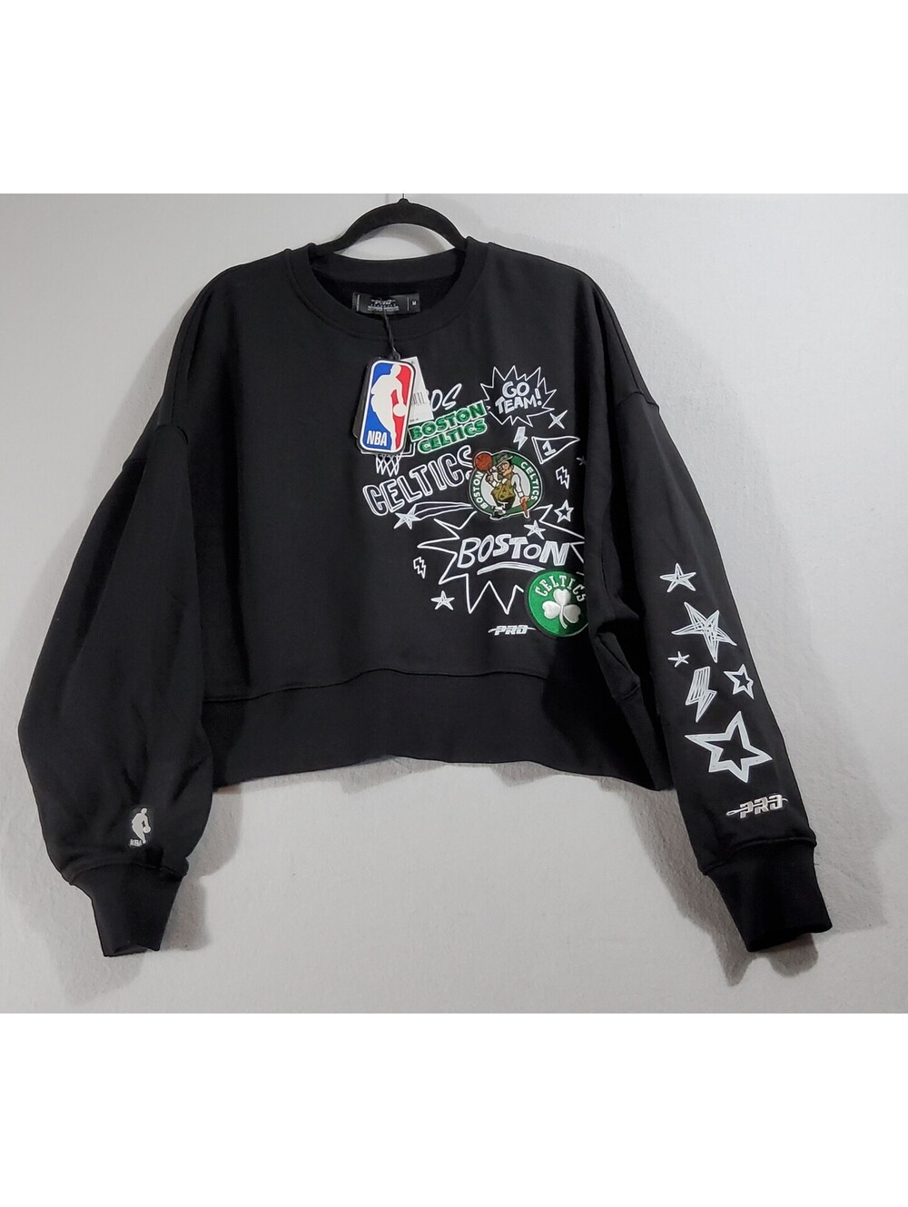 Boston Celtics Pro Standard Patch Cropped Sweatshirt Womwn's Size Medium Black